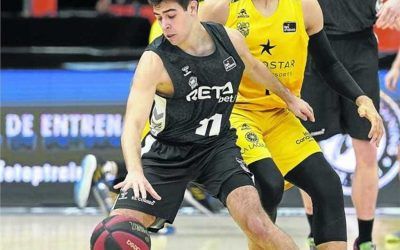 El antiguo alumno Miguel Ruiz, en la élite del baloncesto nacional
