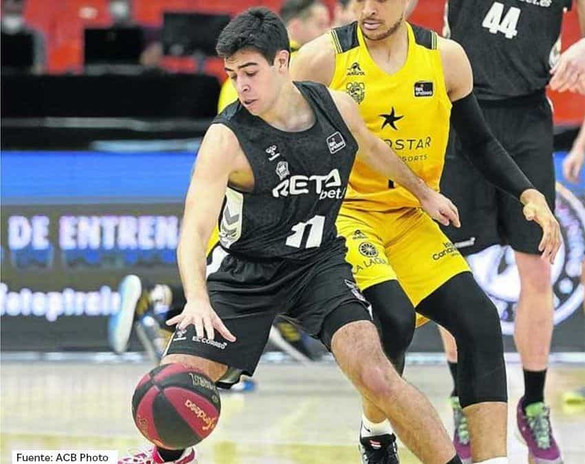 El antiguo alumno Miguel Ruiz, en la élite del baloncesto nacional